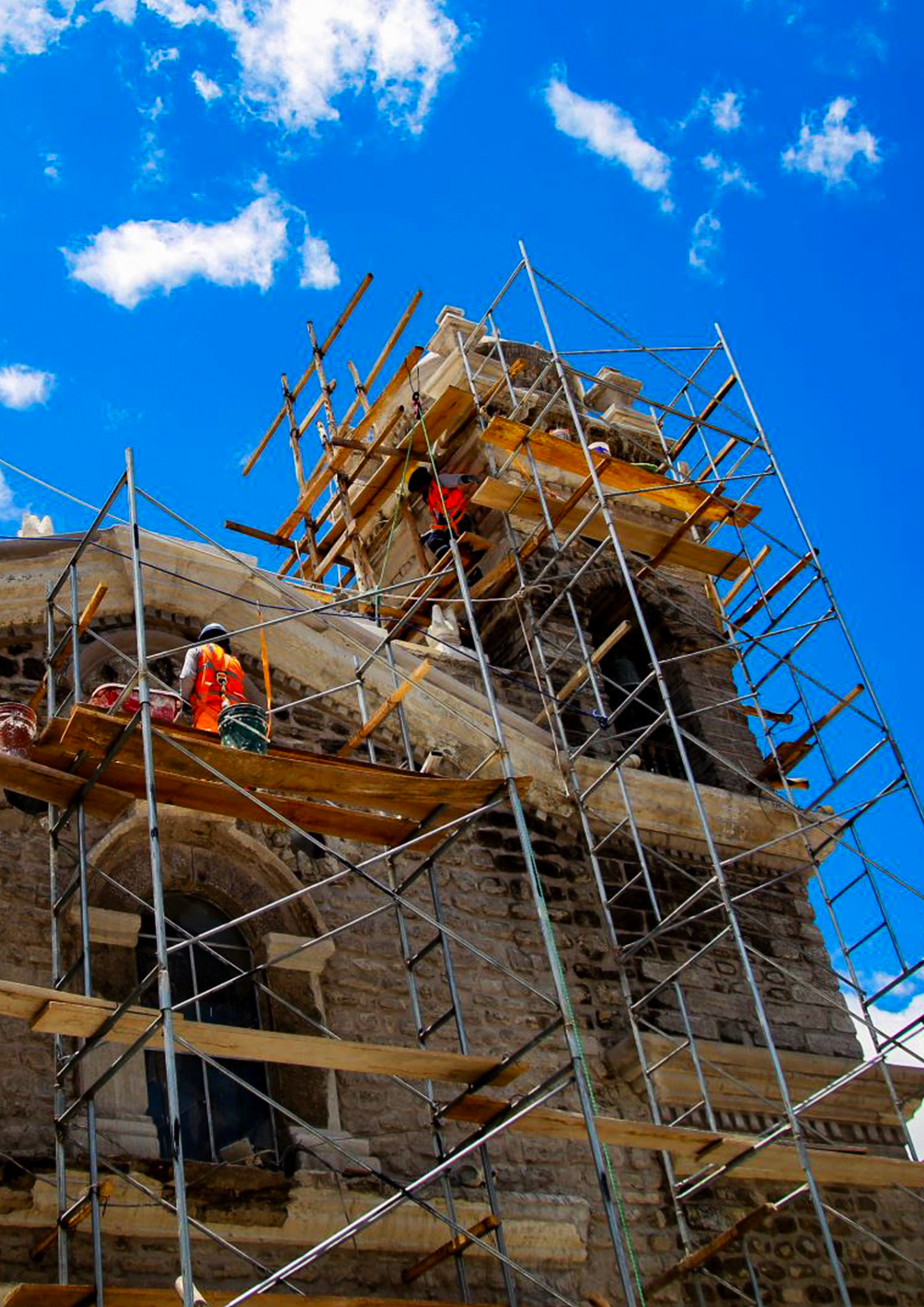 Fotografía de remodelación de la iglesia de Ayacucho. Imagen extraída de andina.pe